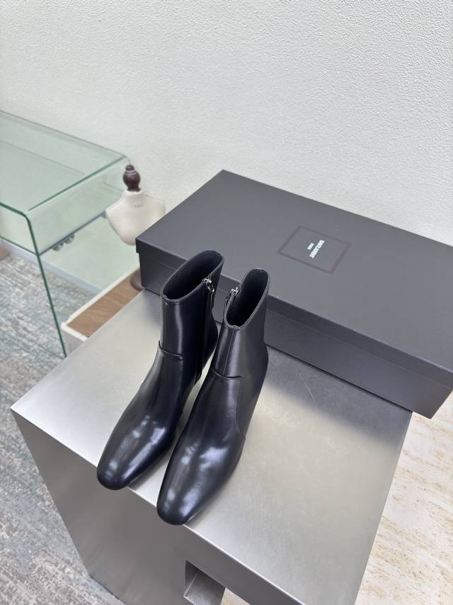 Commuting Series - Versatile and Pressure-Free Layered Leather Heel - A Must-Hav