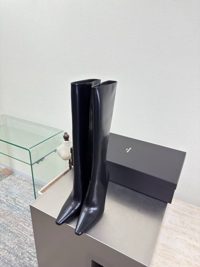 Square-toe leather high boots, a must-have for long legs, YSL high-heeled boots