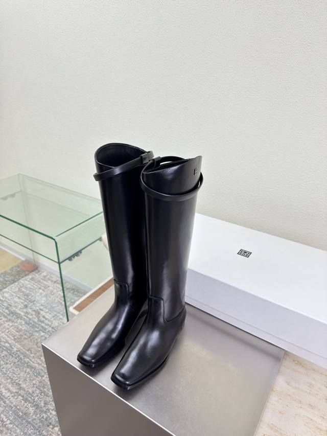 High-quality genuine leather riding boots by Tot