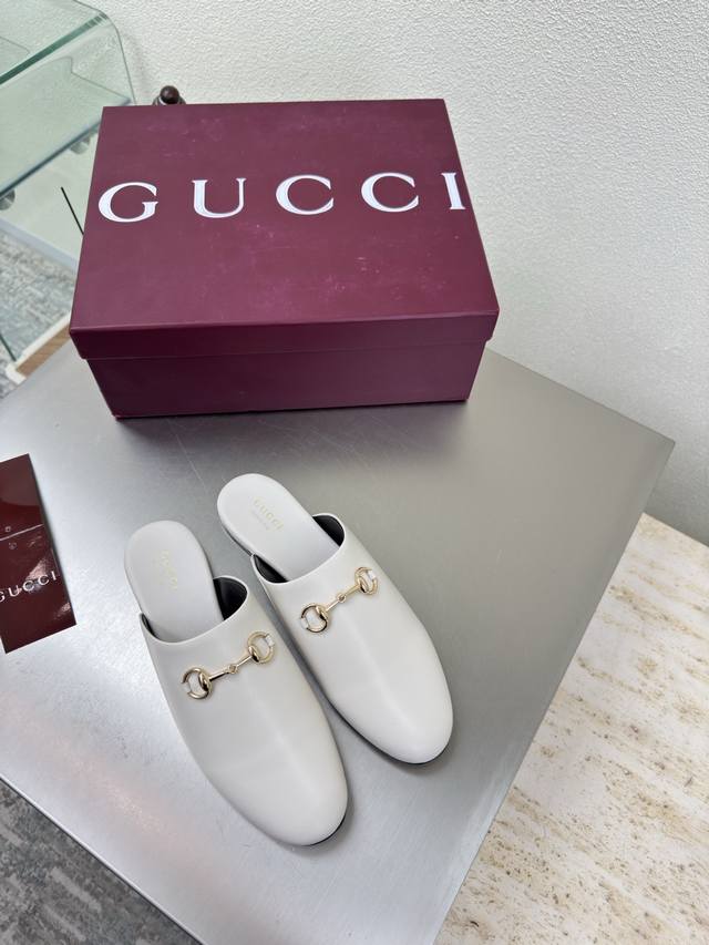 Classic Flat Saddle Buckle Slippers Gucci Double G Logo Classic Saddle Buckle W