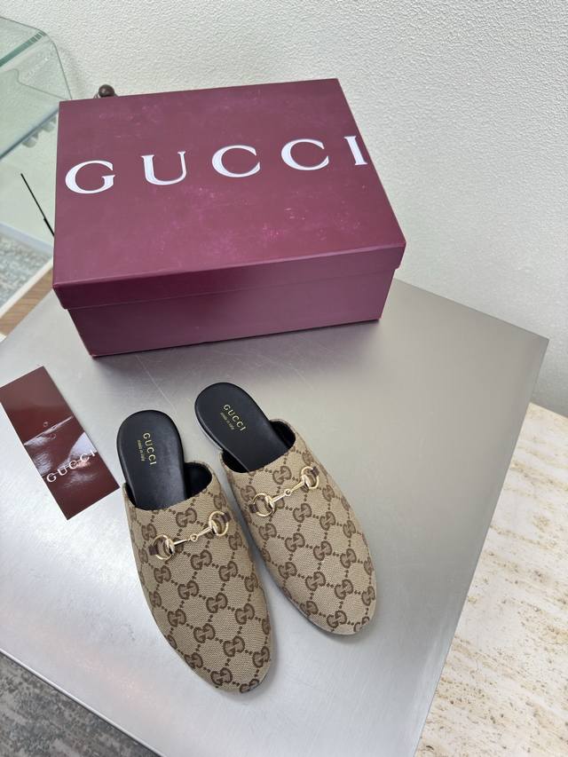 Classic Flat Saddle Buckle Slippers Gucci Double G Logo Classic Saddle Buckle A