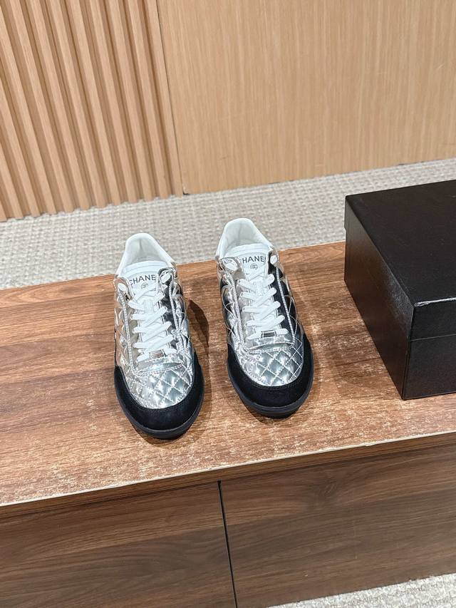 Chanel Panda Color Light Diamond Pattern Hidden Style Tennis Shoes/Baseball Shoe