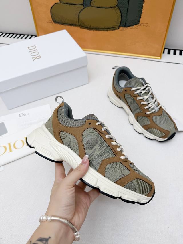 2025 Dior Chrono official website new color update This Dior Chrono sneaker rein