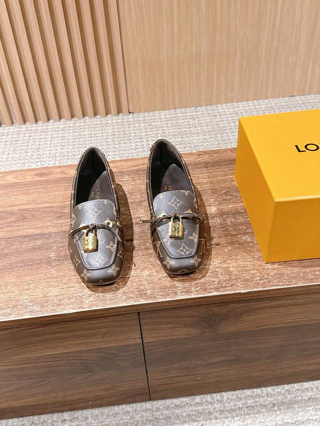 Louis Vuitton New Flat Loafers/Driving Shoes Made with premium cowhide, these li