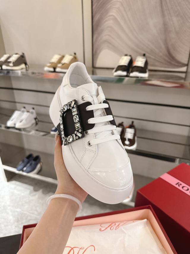 Viv' Skate platform sneakers are coming this June! The heel height has increased