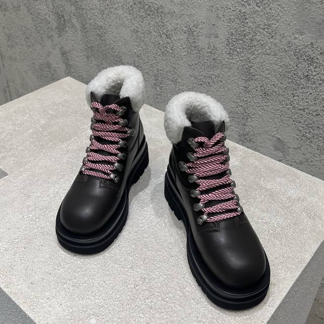Bottega Veneta Top-tier version, highest-quality Bv Martin boots/hiking boots. M