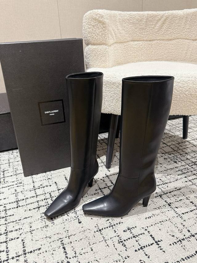 Saint Laurent YSL Square Toe High-Heeled Boots The design highlight of these YSL