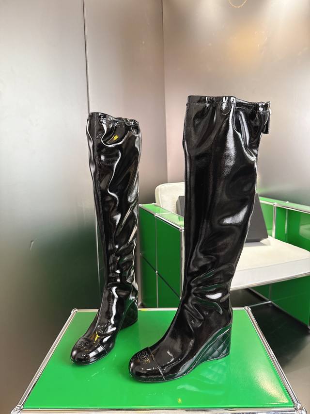 Autumn/Winter New Arrival: Double C Diamond Pattern Boots. Top Quality Wedge He