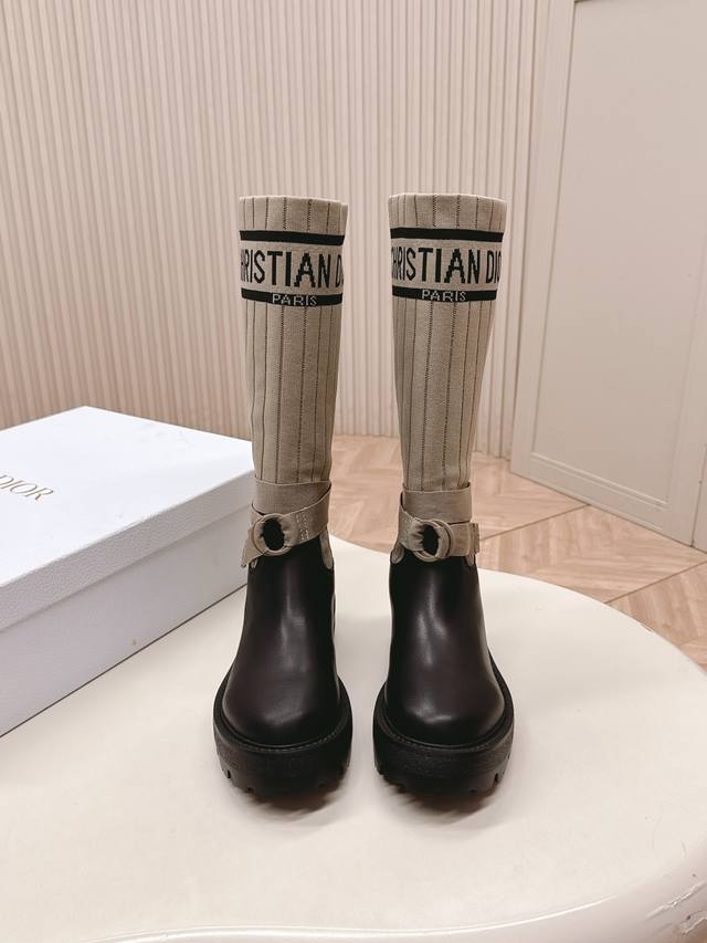 Latest color scheme, short and high-top sock boots!! Selling top-quality Dior (
