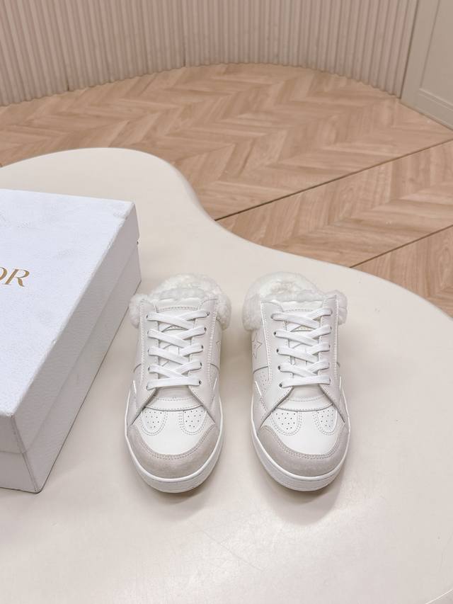 Selling Dior Fall/Winter New Style Furry Slippers - Classic, High-End, Elegant,