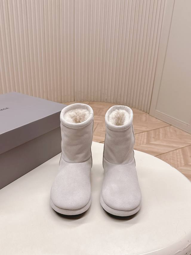 Authentic Balenciaga Skiwear Alaskan Snow Boots, latest model. Perfectly replic Authentic Balenciaga Skiwear Alaskan Snow Boots, latest model. Perfectly replic