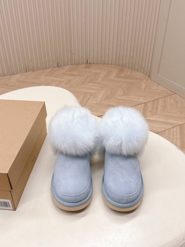 New Ugg snow boots with long fur! This year's Uggs really knows how to capture