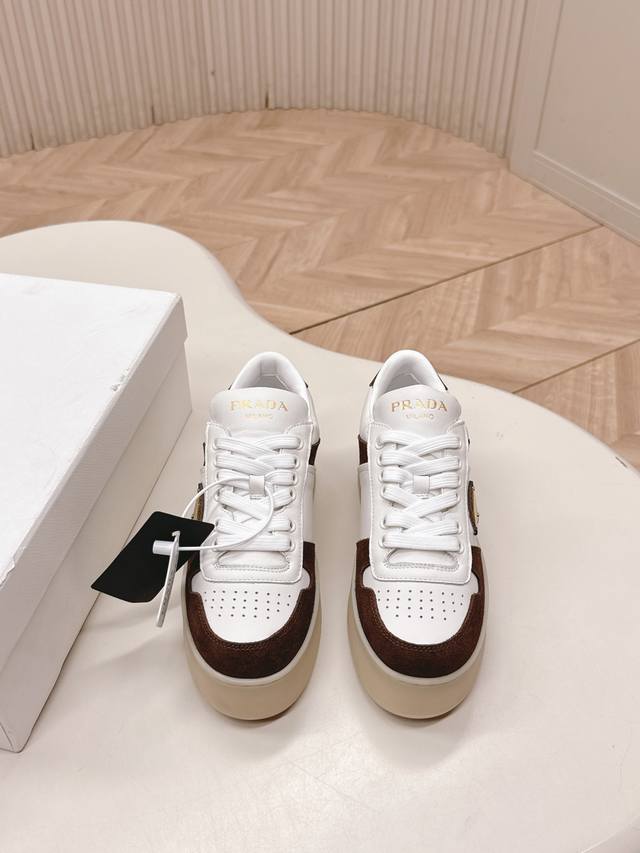 Highest quality new colorway Prada 25 new platform casual sneakers. These sneak