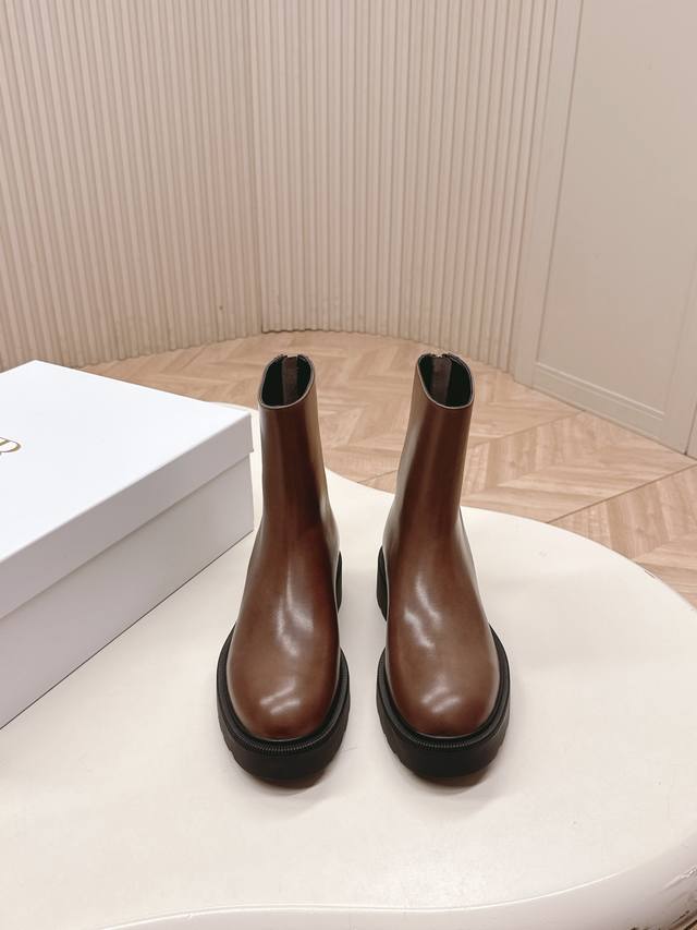 Selling The Row 2025 Fall/Winter New Martin Boots, Ankle Boots Classic, simple,