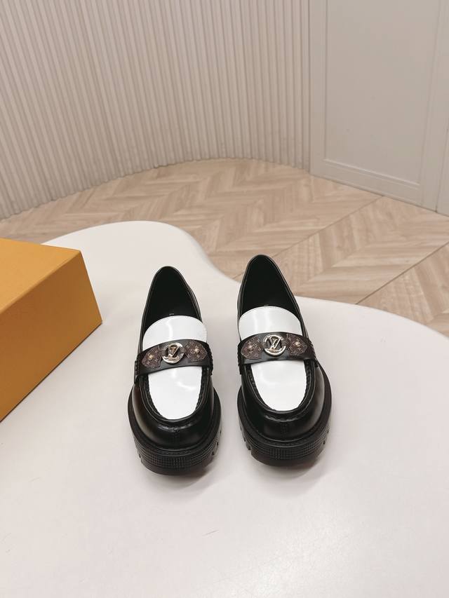 Selling Louis Vuitton 25Ss new autumn/winter single shoes, small leather shoes,