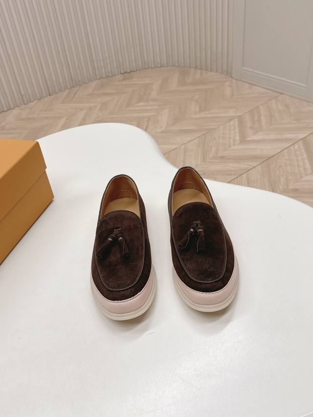 High-end version of Tods' latest tassel loafers, biscuit shoes, and loafers wit