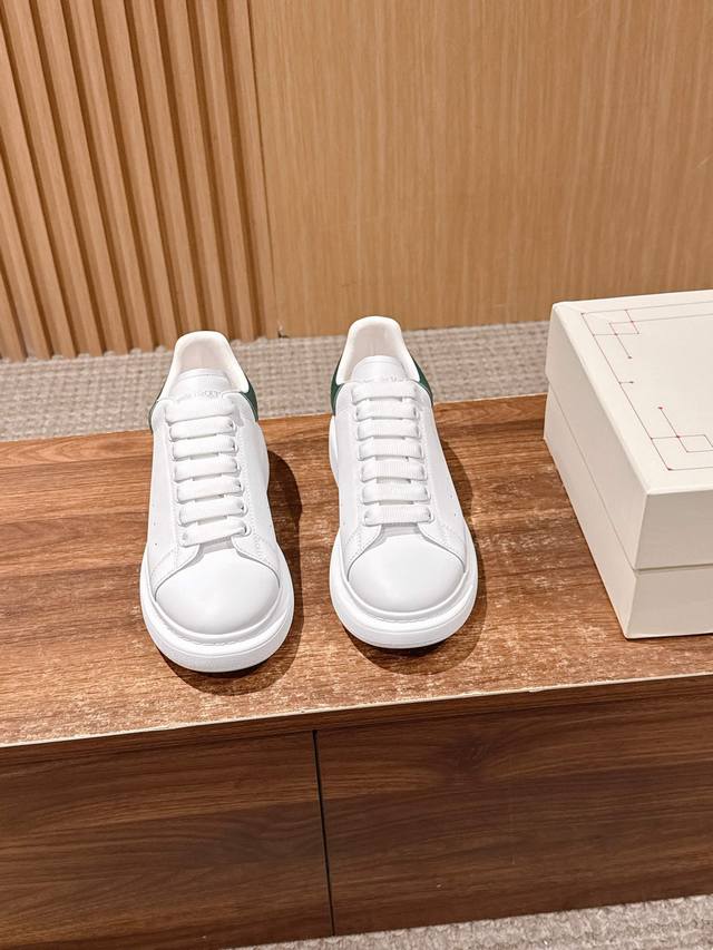 Men's +10 Dark Green Leather Heel# McQueen is undoubtedly the king of classic wh