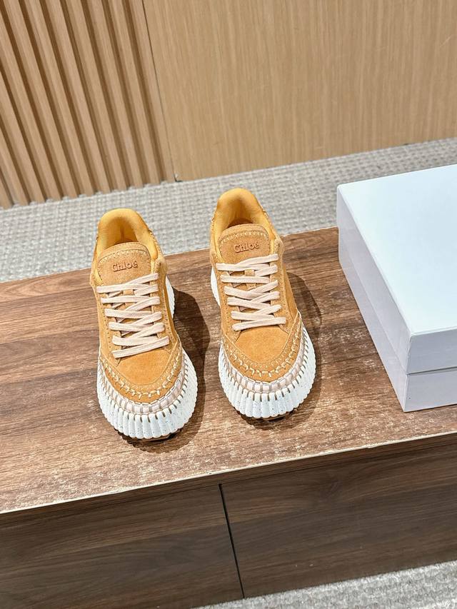 8Cm #Choi New White Sneakers, the same style worn by Joey Yung, Sun Yi, and Vict