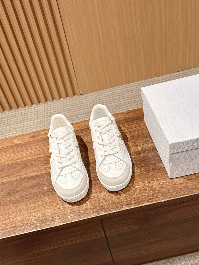 Thin Sole# This Dior Dio Star sneaker continues the timeless silhouette, crafted