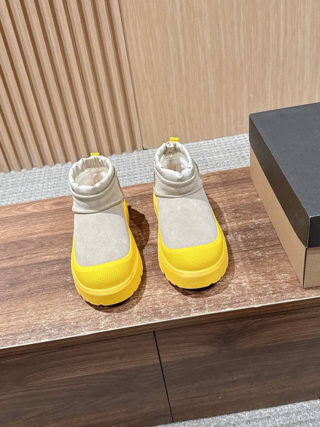 Men's +10 Ugg Cl Ultra Mini Weather Hybrid Snow Boots. Classic silhouette with