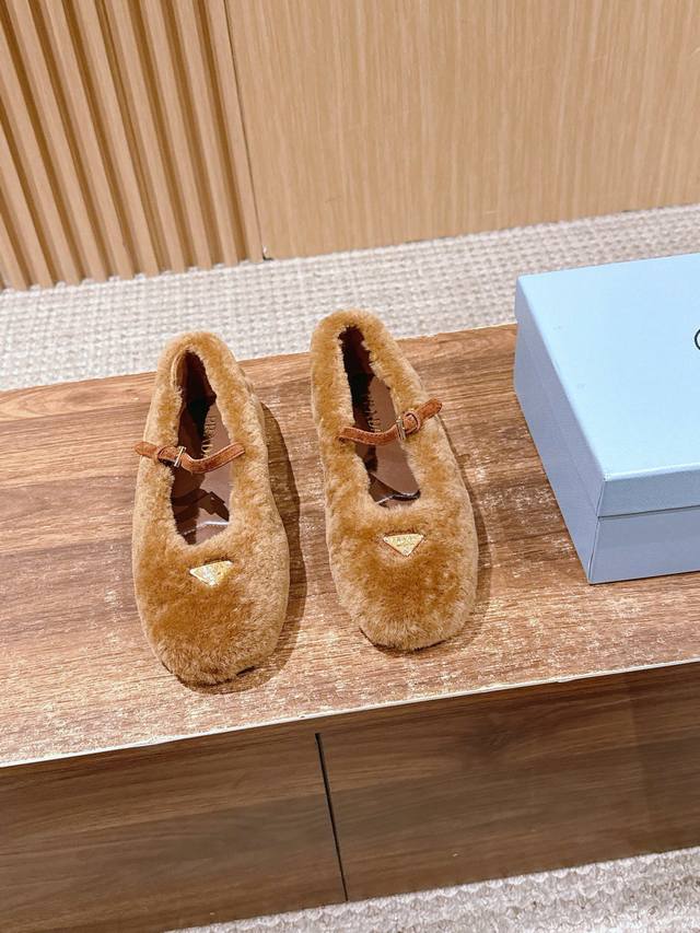 Prada Autumn/Winter New Style Furry Mary Jane Flats, Simple, Comfortable, and V