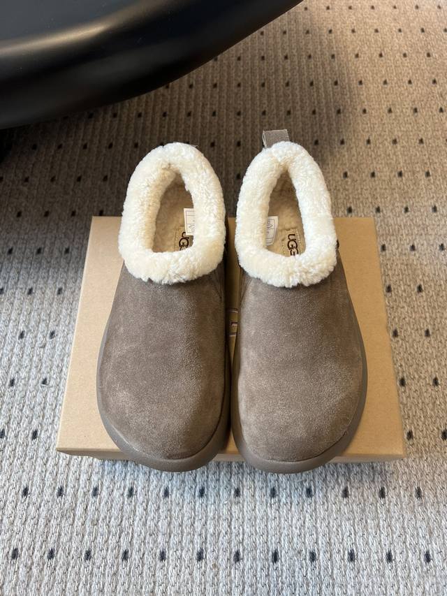 Ug*Round-toe Plush Half-Slipper Snow Boots The upper is made of cow suede, and t