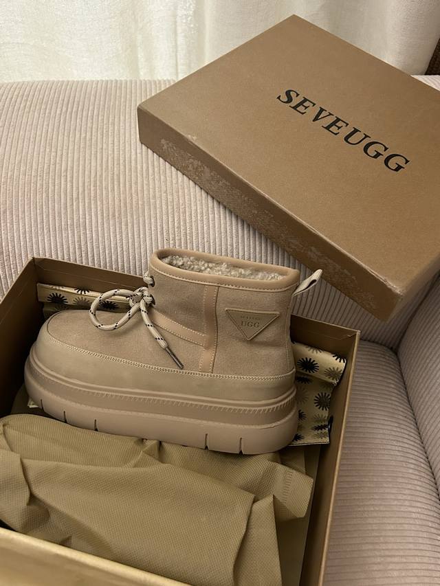 Ugg platform joggers Three colors, sizes 35-40! Snow boots, sand color details D