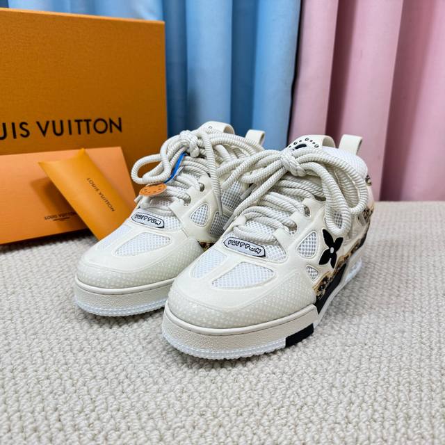 Diamond Shoes. New Louis Vuitton shoes, PK all versions on the market, couple s