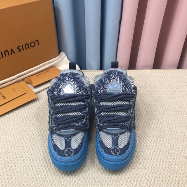 Top-tier version diamond shoes Louis Vuitton vs. all other versions on the marke