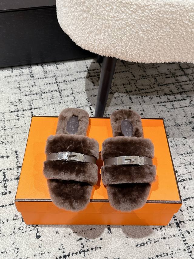 Hermes 25 Latest Autumn/Winter Shearling Rolled Fleece Slippers This year's mate