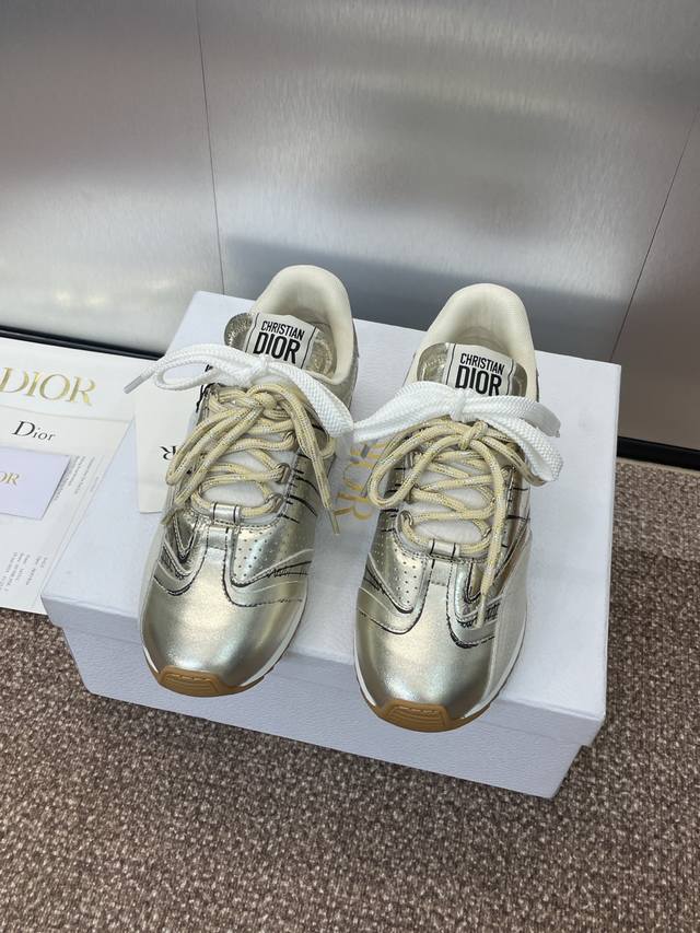 Factory direct price: Women's size Dior 2025 Spring/Summer runway new D-Sketch