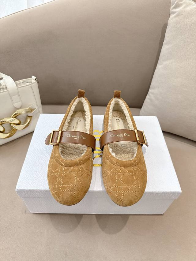 Dior 2025 Fall/Winter Limited Edition Cashmere Mary Jane Shoes. Classic brown wi