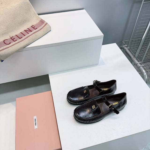 High-quality factory! Top quality Miumiu Mary Jane ballet flats, simple buckle