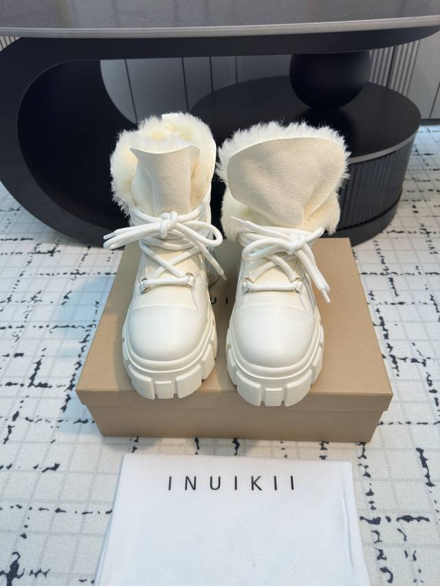 Inuikii snow boots, the upper is made of cowhide and wool, super comfortable and