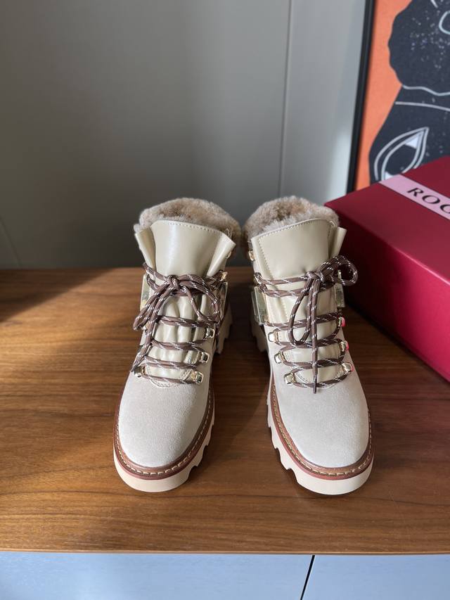 Roger Vivier Fw25 Mew Arrival