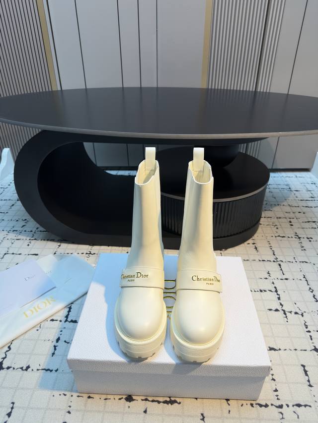 Dior 25 2025 Fall/Winter New Top-Tier Version The latest D-Quest letter buckle C