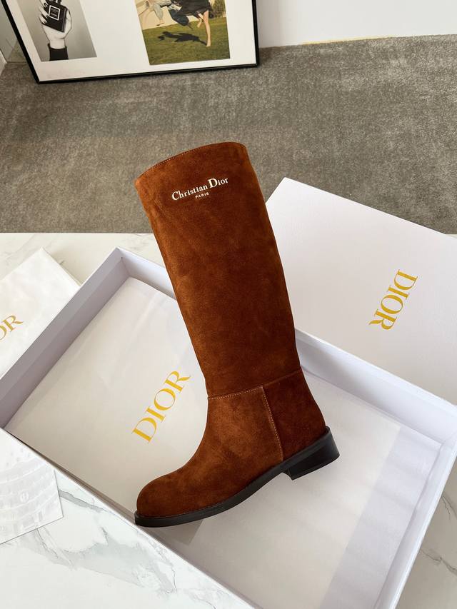 Dior 2025Ss Retro British Style Brogue New Knight Boots, Versatile and Slim Fit.