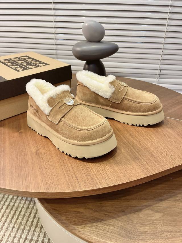 Lace-up Snow Boots A must-have for fashionistas! Perfect for autumn and winter,