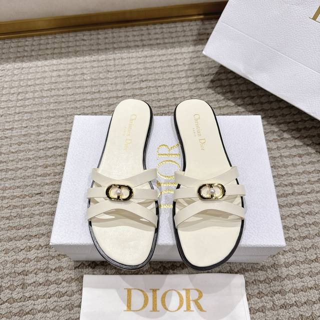 Retailer Level! The new Dior Cruise 2026, simple and incredibly versatile. Perfe