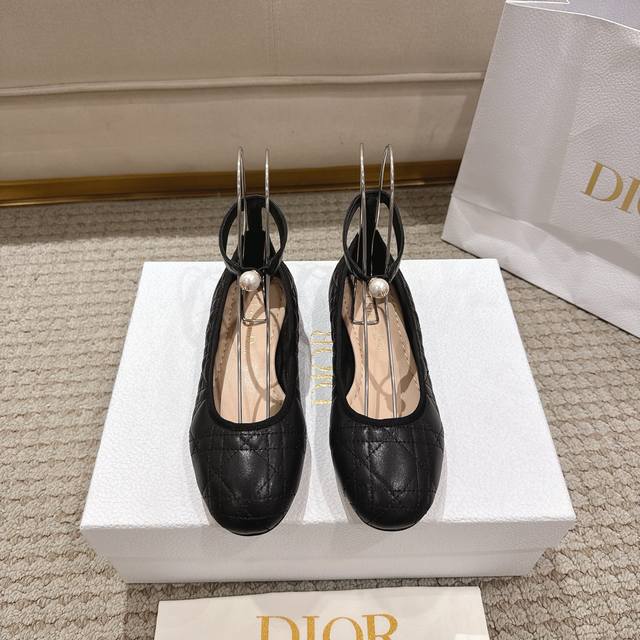 Retailer Level! These Dior ballet flats reinterpret classic style with Dior's ha