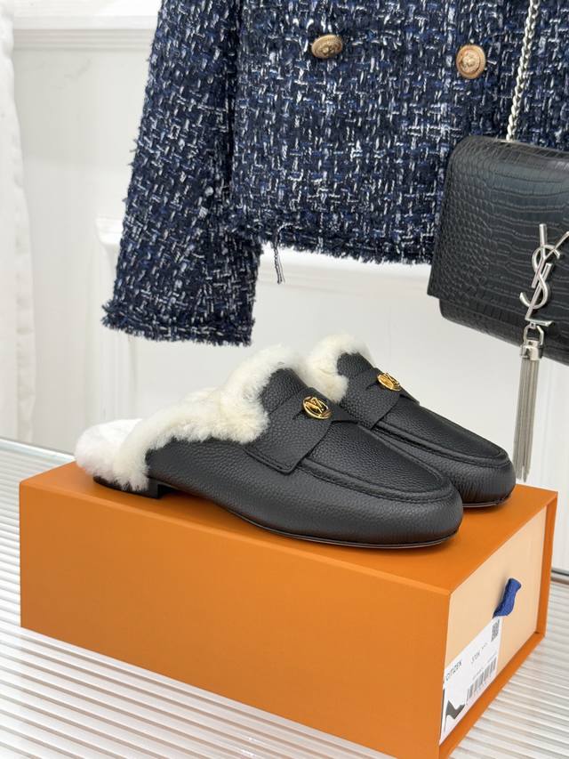 Factory Price Louis Vuitton 25Wf New Metal Round Logo Mule Half-Slippers When LV