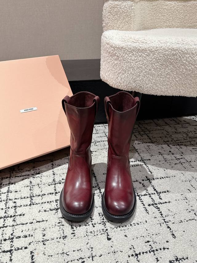Miumiu 2026 Spring/Summer Runway Style Slouch Boots The boot shaft features natu
