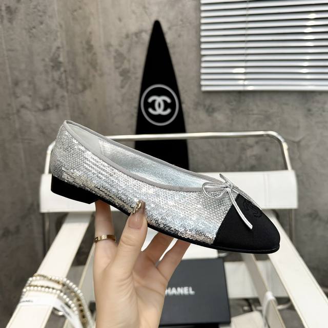 Chanel's latest collection, factory price p Chunky heel square toe color-blocked