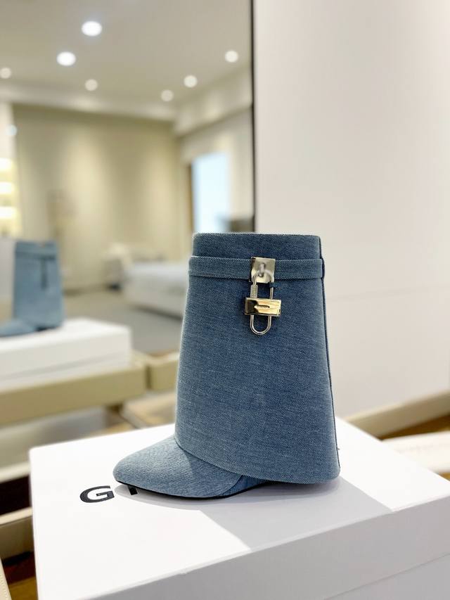 Price: DAuthentic Custom Version DGivenchy New Washed Denim Quilted Ankle Boots,