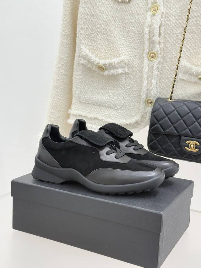 Factory Price Chanel* Vintage Classic Double C Flip-Top Sneakers When the flip-t