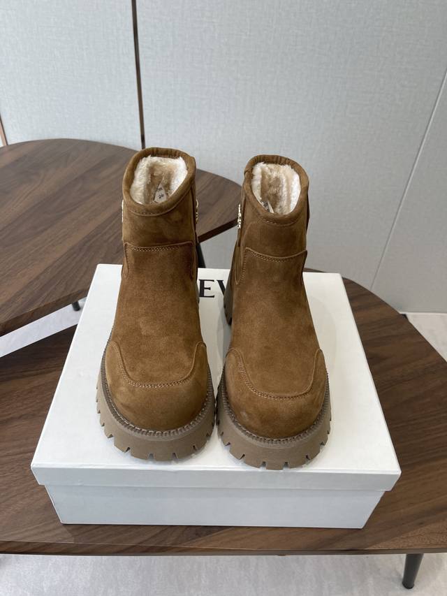 Loewe 25Ss Autumn/Winter: Loewe finally has its own snow boots! Loewe sheepskin