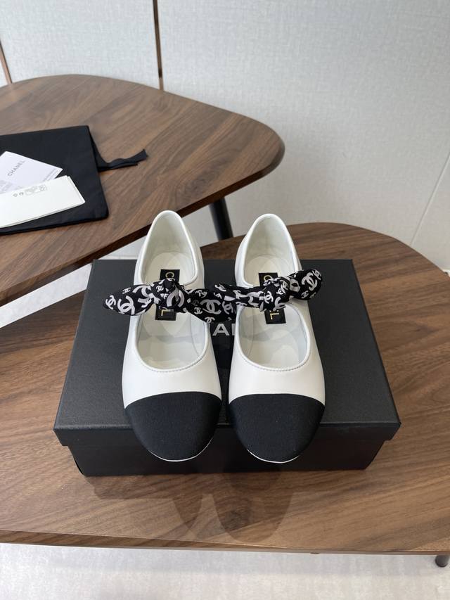 Chanel 25Ss Spring/Summer Runway Mary Jane Bow Flats I fell in love at first sig
