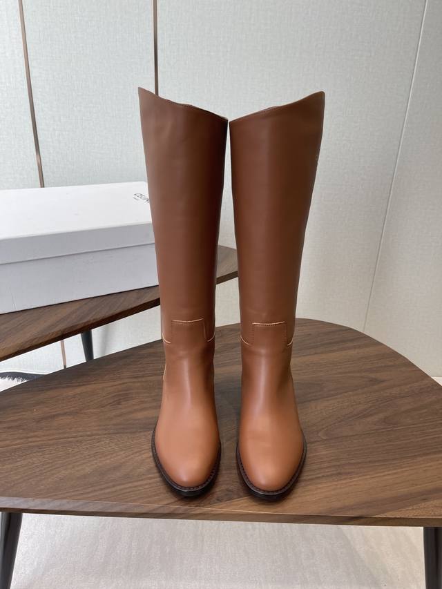 Celine 2025Ss New Retro Platform Ankle Boots, Martin Boots, Riding Boots A hot i