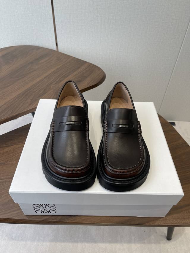 Loewe 25Ss Autumn/Winter New Doll Toe Loafers Simple, elegant, stylish, timeless