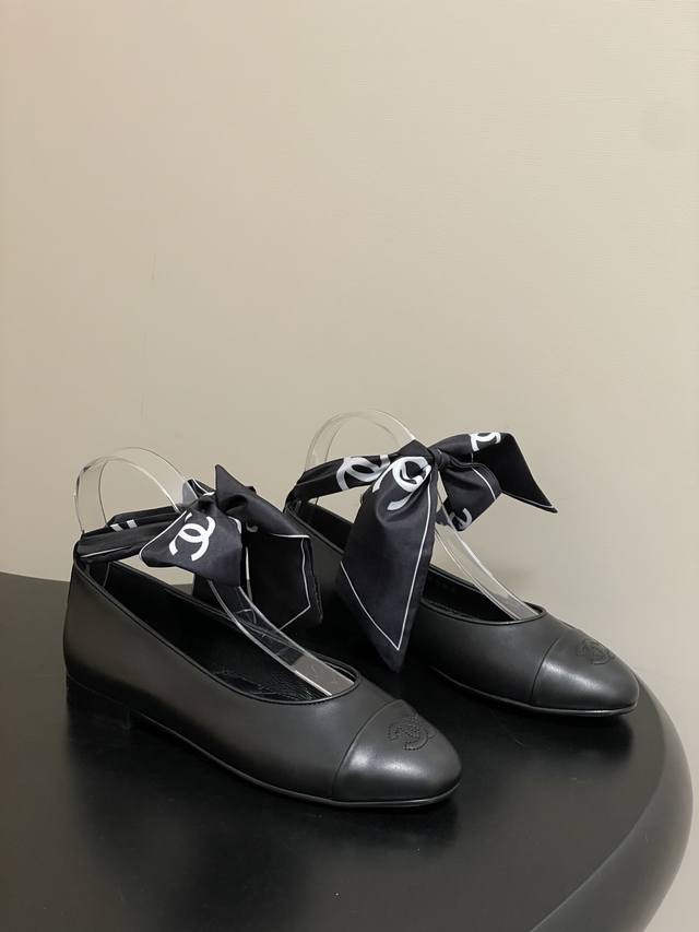 All shoes come with anklets and ribbons. 2026 Spring/Summer New Chanel 26C Scar